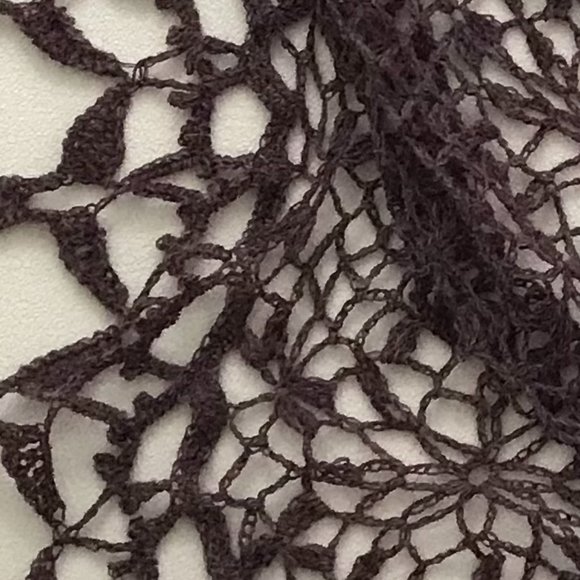 NEW Handmade Luxury English Ivy Lace Shawl, Triangular (96"L & 48"D), Plum - Picture 9 of 9